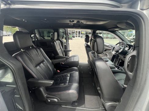 Used 2019 Dodge Grand Caravan GT image 23