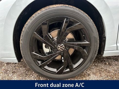 New 2026 Volkswagen Jetta SE image 10