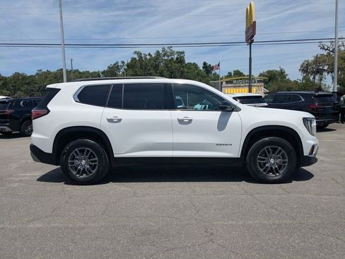 Certified 2025 GMC Acadia Elevation FWD image 3