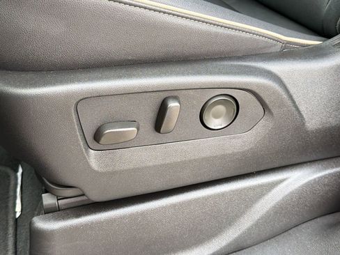 Certified 2025 Chevrolet Suburban Premier RWD image 13