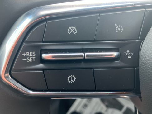 Used 2026 Chevrolet Equinox LT w/ Safety and Technology Package FWD image 17