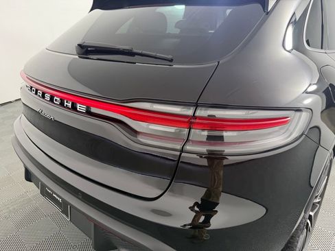 Certified 2025 Porsche Macan Base image 16