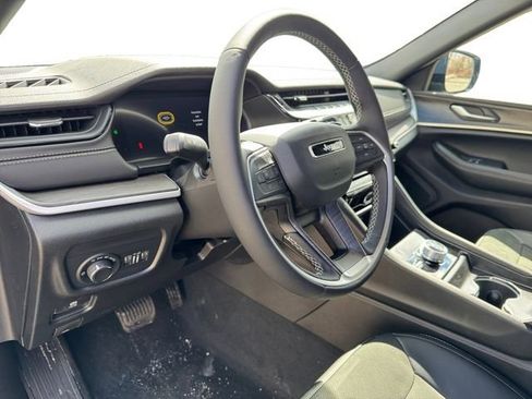 New 2026 Jeep Grand Cherokee Altitude AWD/4WD image 10