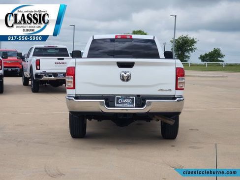 Used 2024 RAM 2500 Tradesman w/ Chrome Appearance Group AWD/4WD image 9