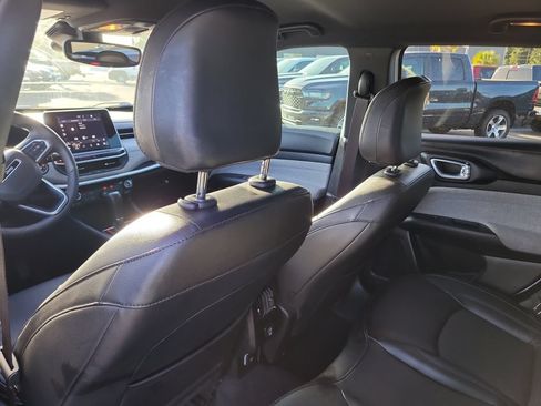 Certified 2025 Jeep Compass Latitude AWD/4WD image 11