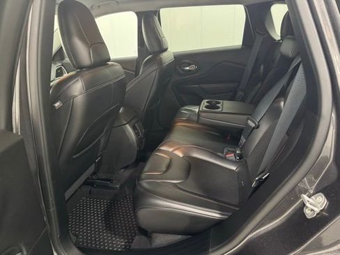 Used 2021 Jeep Cherokee Trailhawk w/ Technology Group image 9