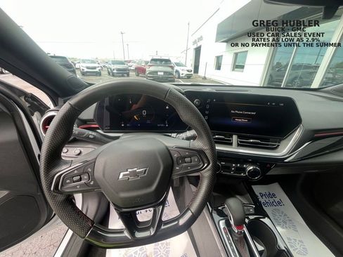 Used 2024 Chevrolet Trax RS w/ Sunroof Package FWD image 21