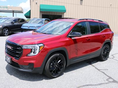 Used 2024 GMC Terrain SLE w/ Driver Convenience Package
