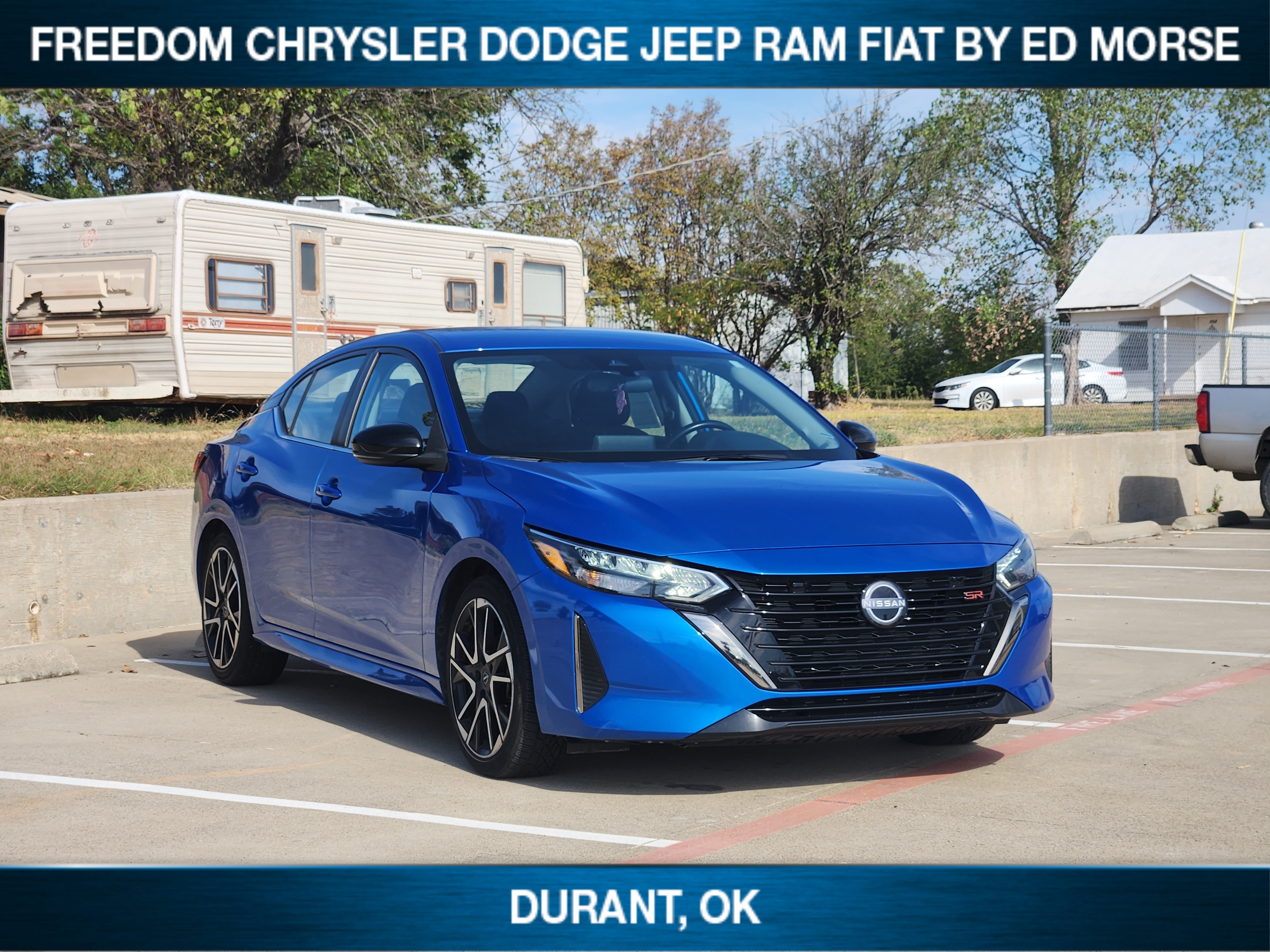 Used 2025 Nissan Sentra SR FWD image 2