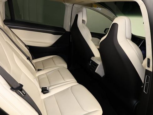 Used 2017 Tesla Model X 75D image 28