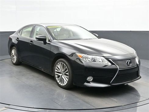 Used 2013 Lexus ES 350 w/ Luxury Pkg image 2
