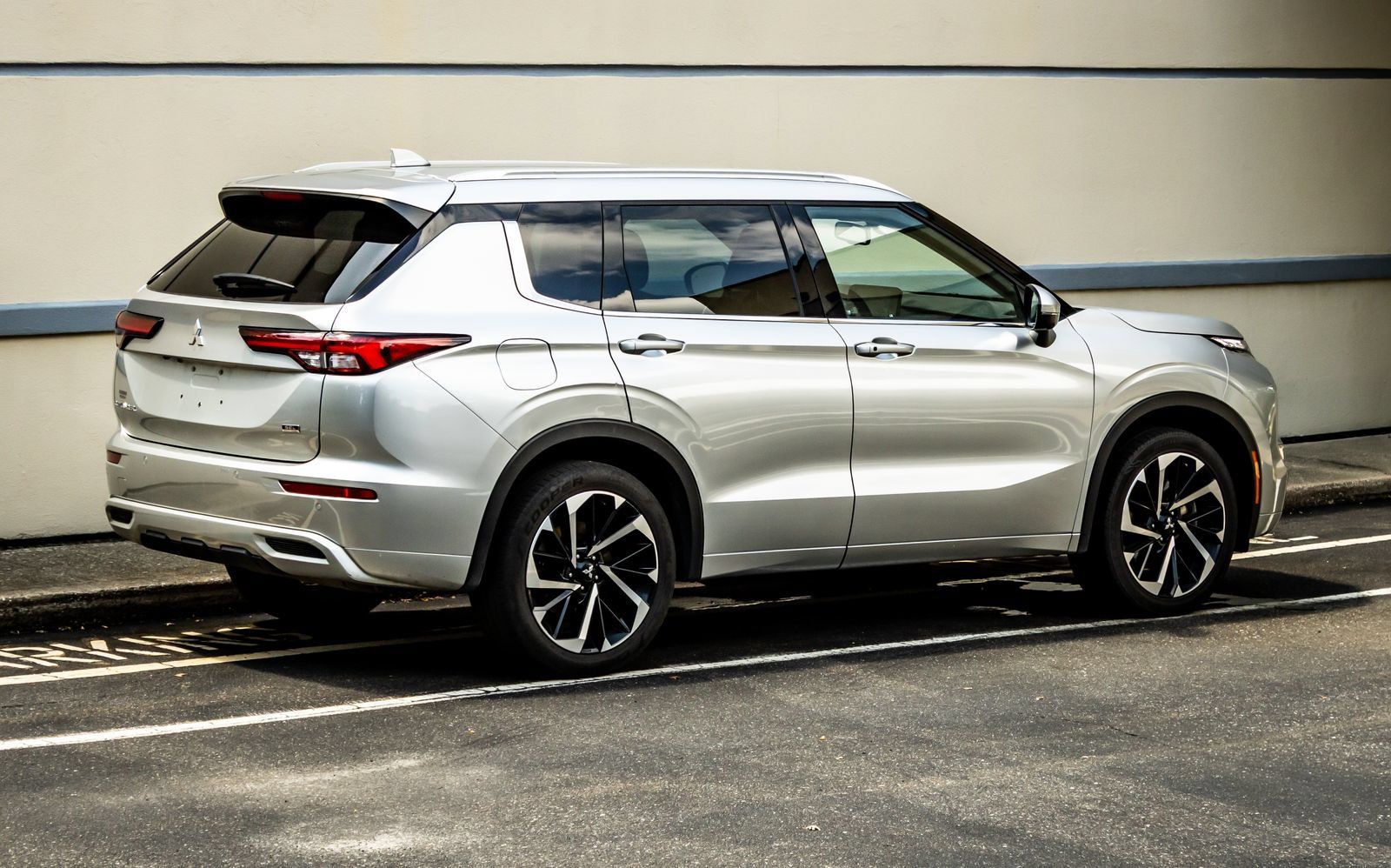 Used 2022 Mitsubishi Outlander SEL AWD/4WD image 8