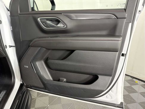 Used 2024 Chevrolet Suburban RST w/ Luxury Package RWD image 19