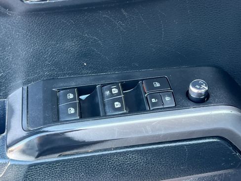 Used 2017 Toyota Tacoma Limited image 13