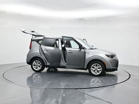Used 2023 Kia Soul LX w/ LX Technology Package image 50