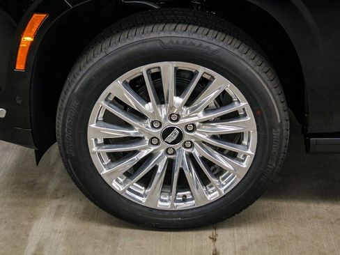 New 2026 Cadillac Escalade Luxury image 9