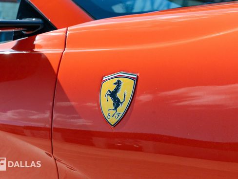 Used 2023 Ferrari 812 GTS Base image 21