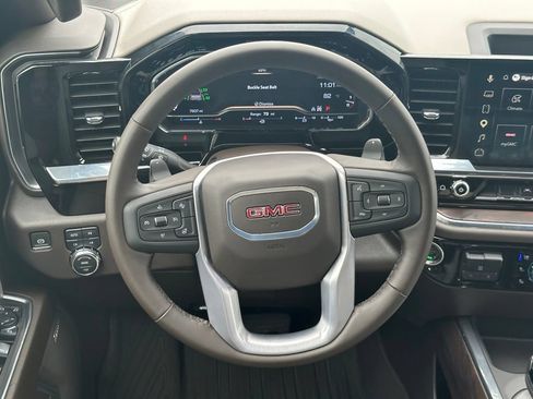 Used 2025 GMC Sierra 1500 SLT w/ SLT Premium Package AWD/4WD image 18
