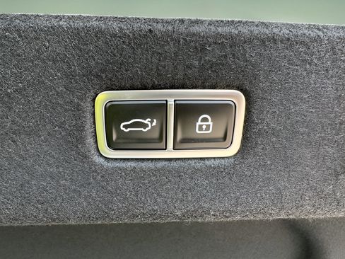 Used 2025 Hyundai Ioniq 6 SEL AWD/4WD image 11