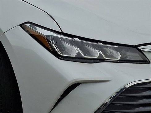 Used 2022 Toyota Avalon XLE image 8