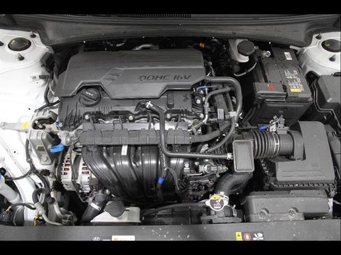 Used 2025 Hyundai Elantra Sport image 19