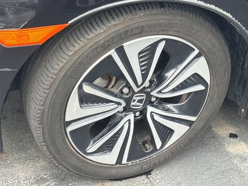 Used 2018 Honda Civic EX-L image 9