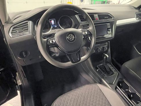 Used 2018 Volkswagen Tiguan S image 19