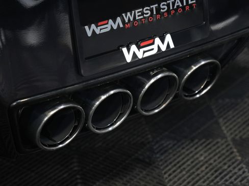 Used 2015 Chevrolet Corvette Z06 w/ 3LZ Preferred Equipment Group image 18