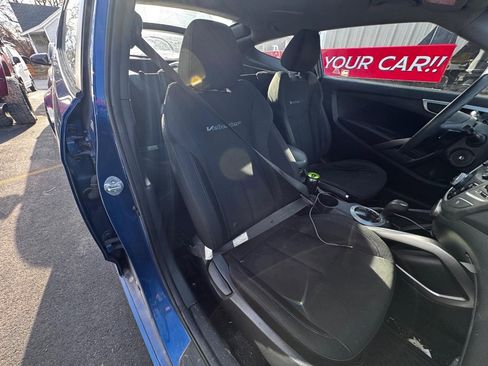 Used 2016 Hyundai Veloster image 5