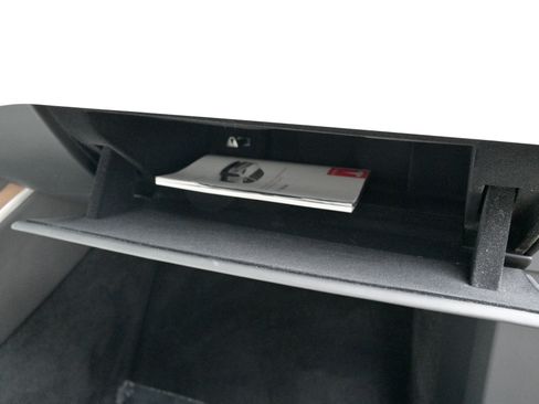 Used 2022 Tesla Model X image 51