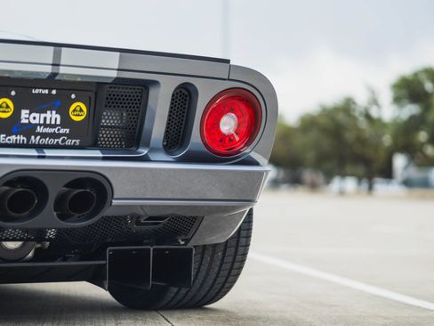 Used 2006 Ford GT RWD image 14