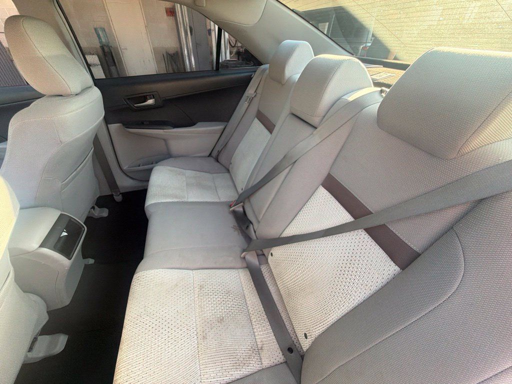 Used 2014 Toyota Camry LE FWD image 14