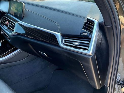 Used 2023 BMW X5 xDrive45e image 22