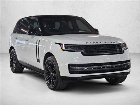 Used 2023 Land Rover Range Rover SE AWD/4WD image 3