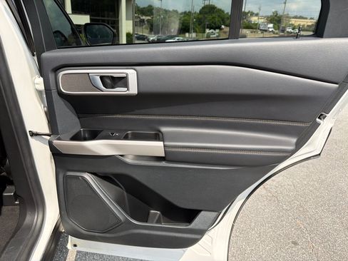 Used 2023 Ford Explorer XLT w/ Equipment Group 202A RWD image 17