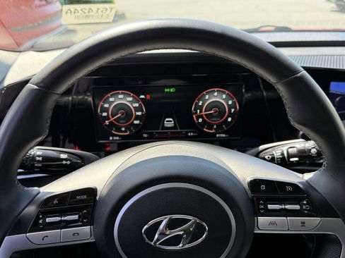 Used 2022 Hyundai Elantra SEL w/ Convenience Package FWD image 16