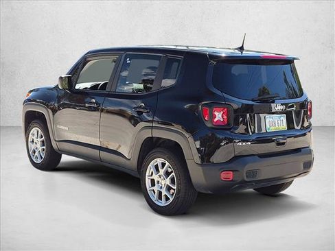 Used 2023 Jeep Renegade Latitude AWD/4WD image 7