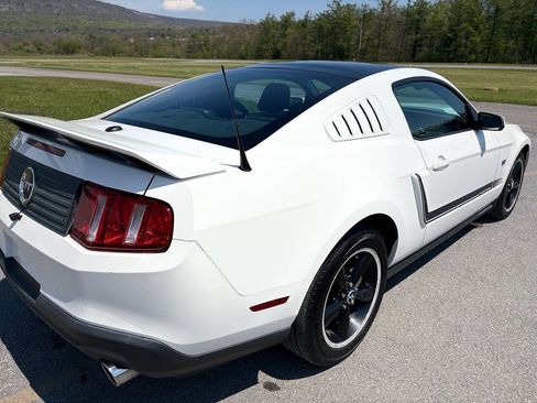 Used 2010 Ford Mustang GT Premium RWD image 13