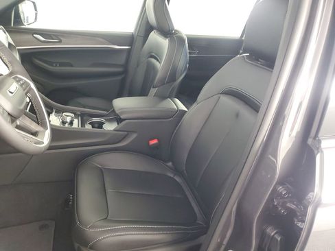 New 2025 Jeep Grand Cherokee L Limited image 12