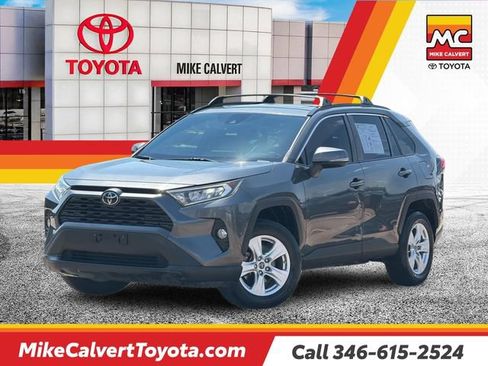 Used 2019 Toyota RAV4 XLE w/ Convenience Package FWD image 1