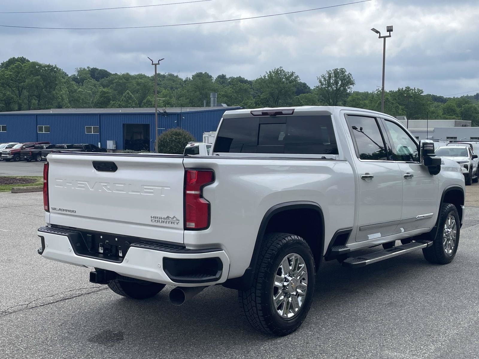 Certified 2024 Chevrolet Silverado 3500 High Country w/ High Country Premium Package AWD/4WD image 3