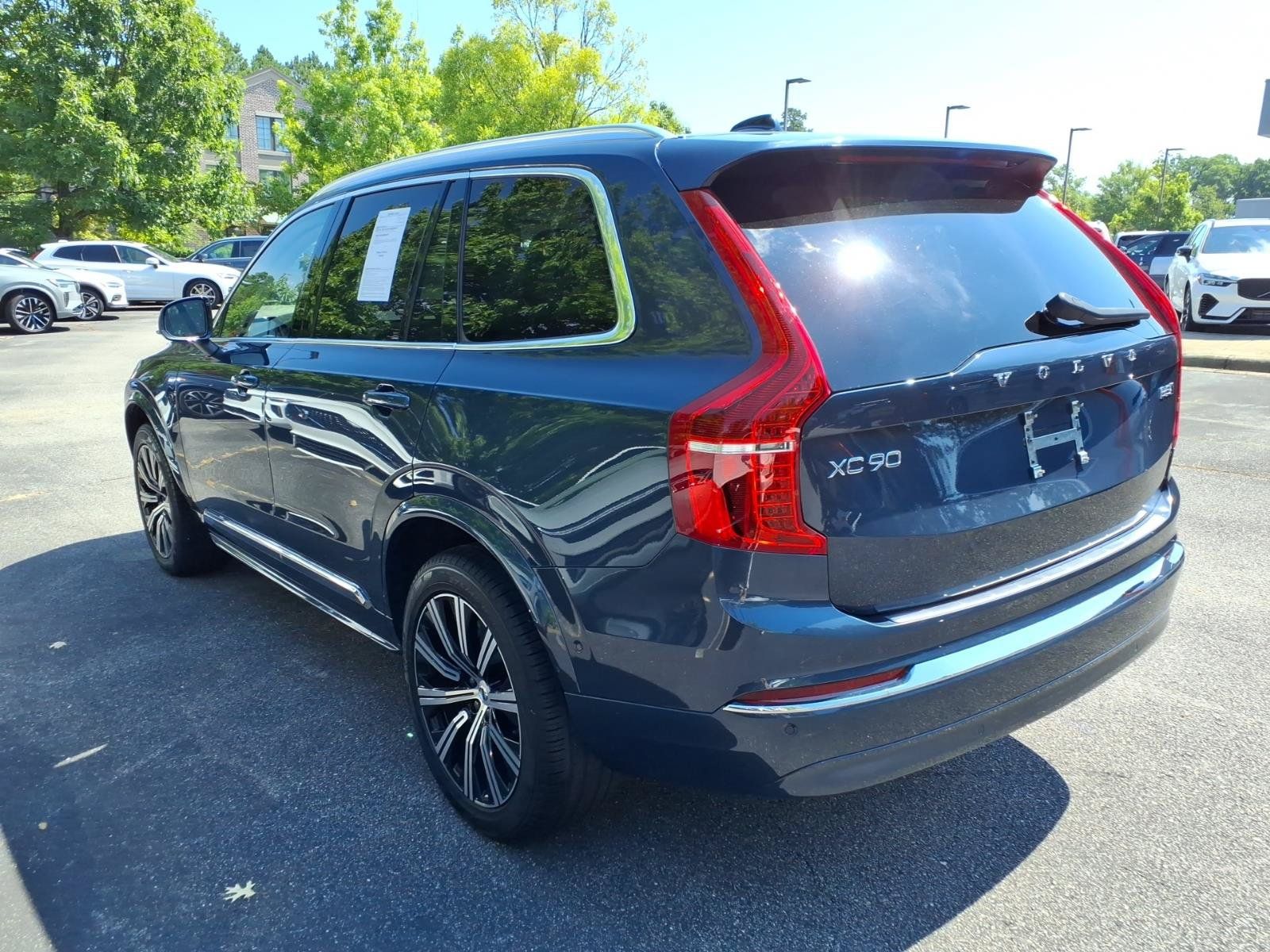 Certified 2025 Volvo XC90 B5 Plus w/ Protection Package Premier AWD/4WD image 7