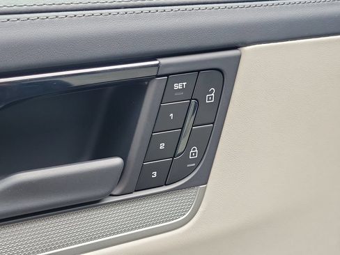 New 2026 Porsche Cayenne Coupe AWD/4WD image 25