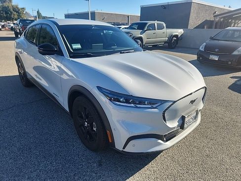 Used 2023 Ford Mustang Mach-E Select image 7