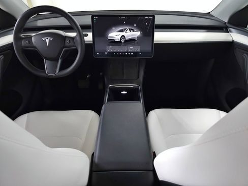 Used 2024 Tesla Model Y Long Range AWD/4WD image 14