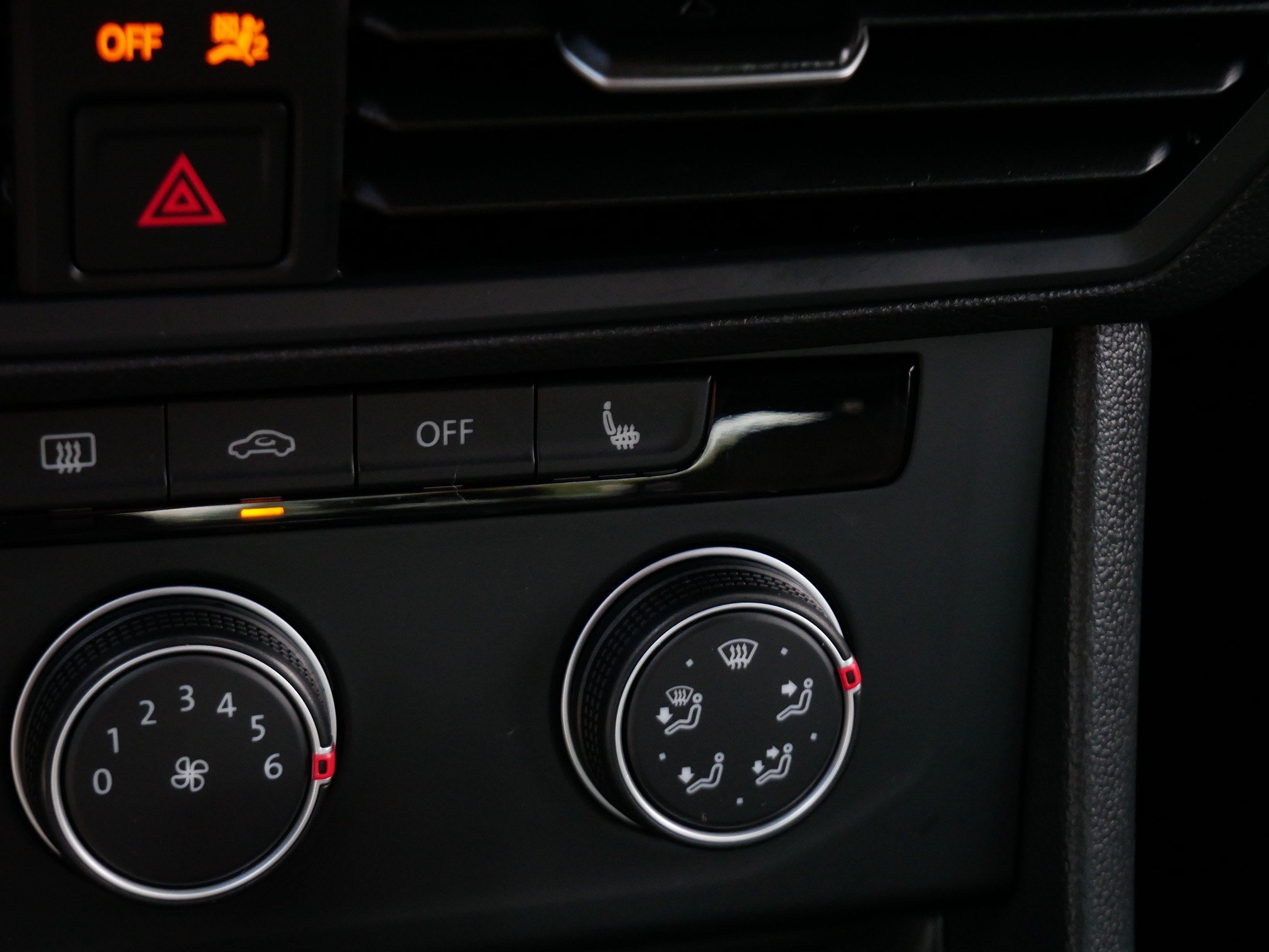 Certified 2024 Volkswagen Jetta Sport FWD image 28