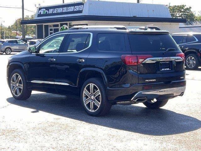 Used 2019 GMC Acadia Denali w/ Technology Package AWD/4WD image 3
