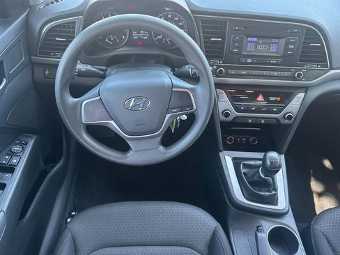 Used 2018 Hyundai Elantra SE FWD image 14