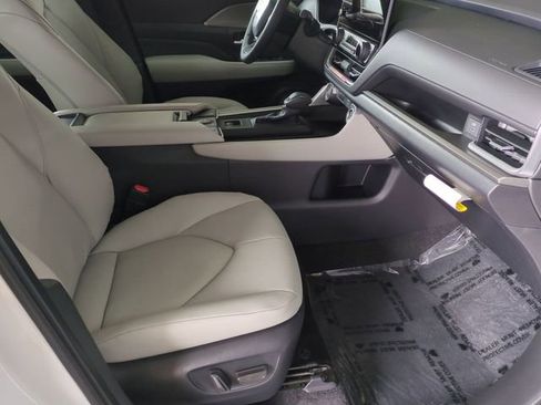 Certified 2026 Toyota Grand Highlander XLE image 31