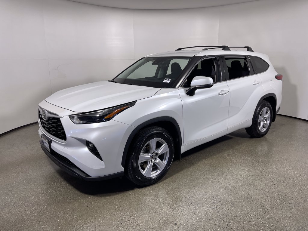 Certified 2022 Toyota Highlander LE FWD image 7